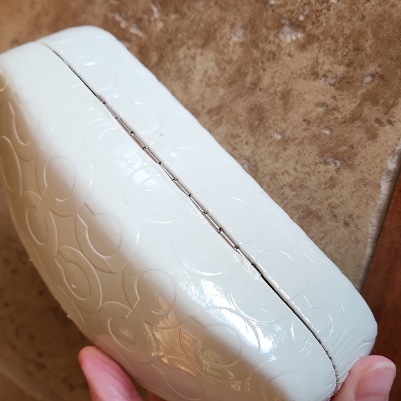 Coach hardshell CC monogram glasses holder - Picture 4 of 7